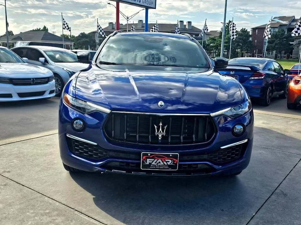 2022 Maserati Levante - Image 2 of 20