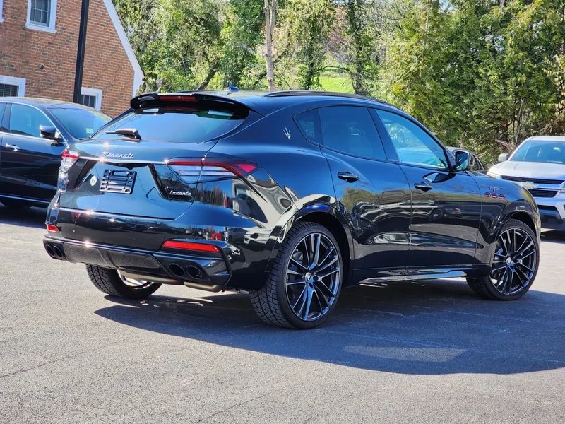 2022 Maserati Levante - Image 4 of 12