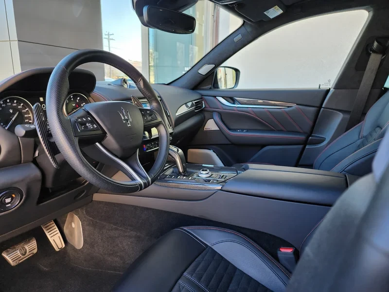 2022 Maserati Levante - Image 7 of 12