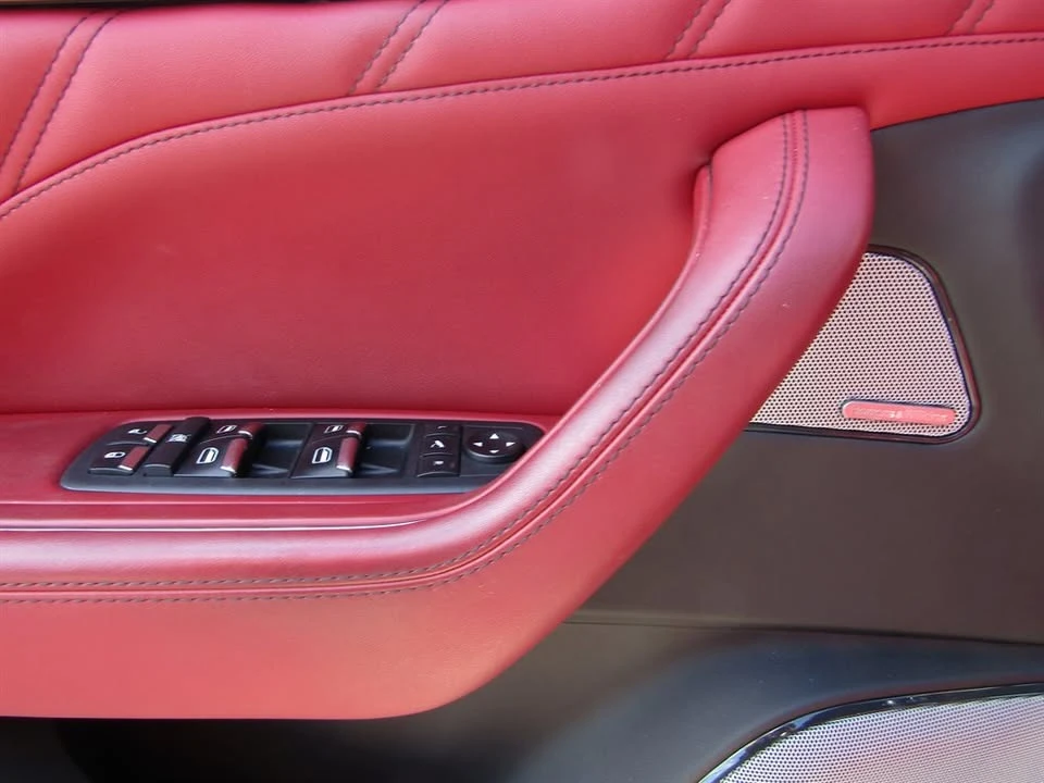 2022 Maserati Levante - Image 15 of 16