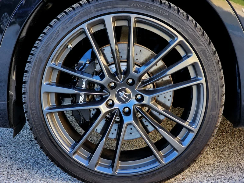 2022 Maserati Levante - Image 6 of 12