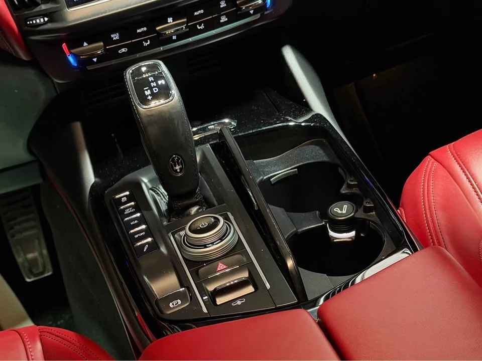 2022 Maserati Levante - Image 10 of 20