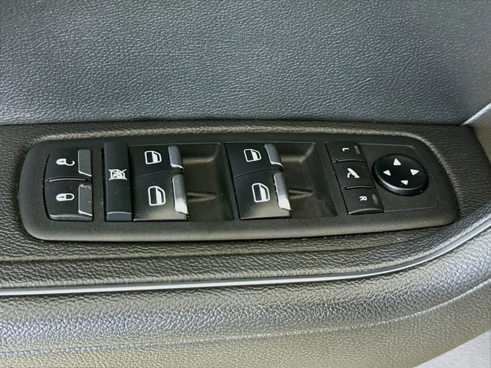 2022 Maserati Levante - Image 17 of 19