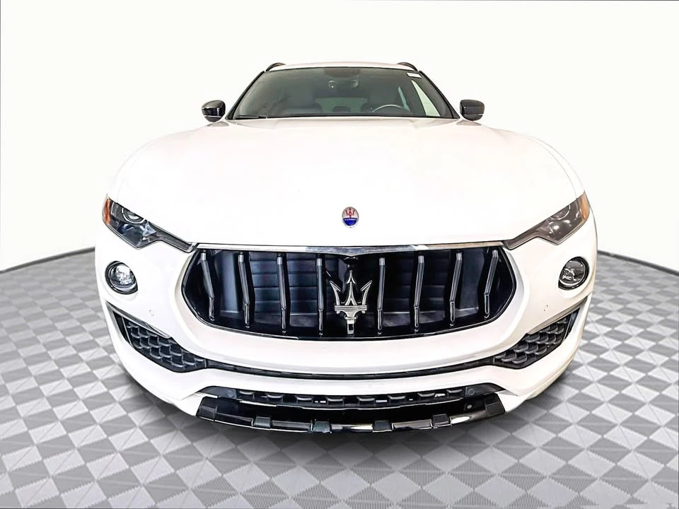 2022 Maserati Levante - Image 2 of 19
