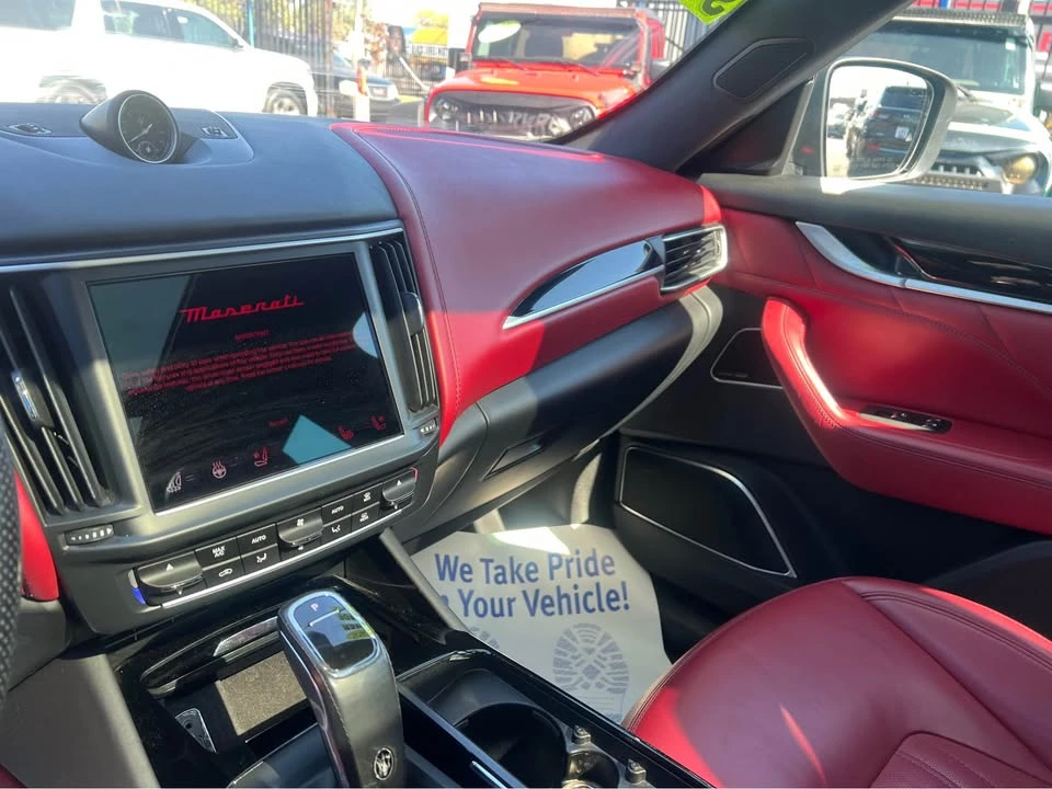 2022 Maserati Levante - Image 17 of 20