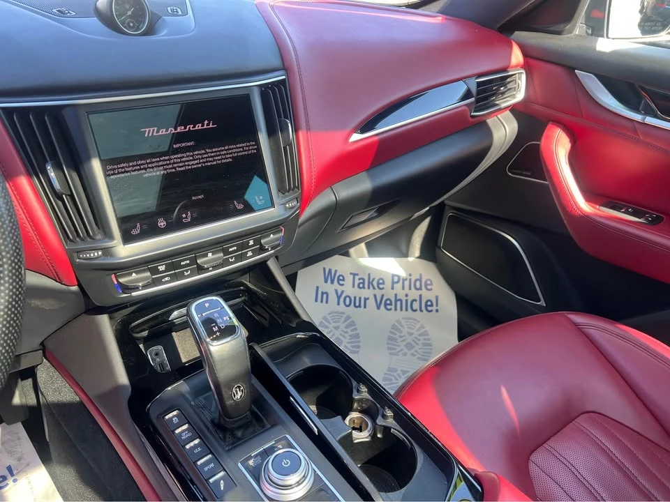 2022 Maserati Levante - Image 15 of 20
