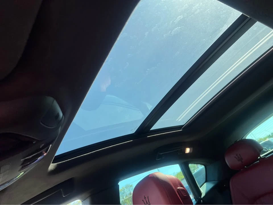 2022 Maserati Levante - Image 18 of 20