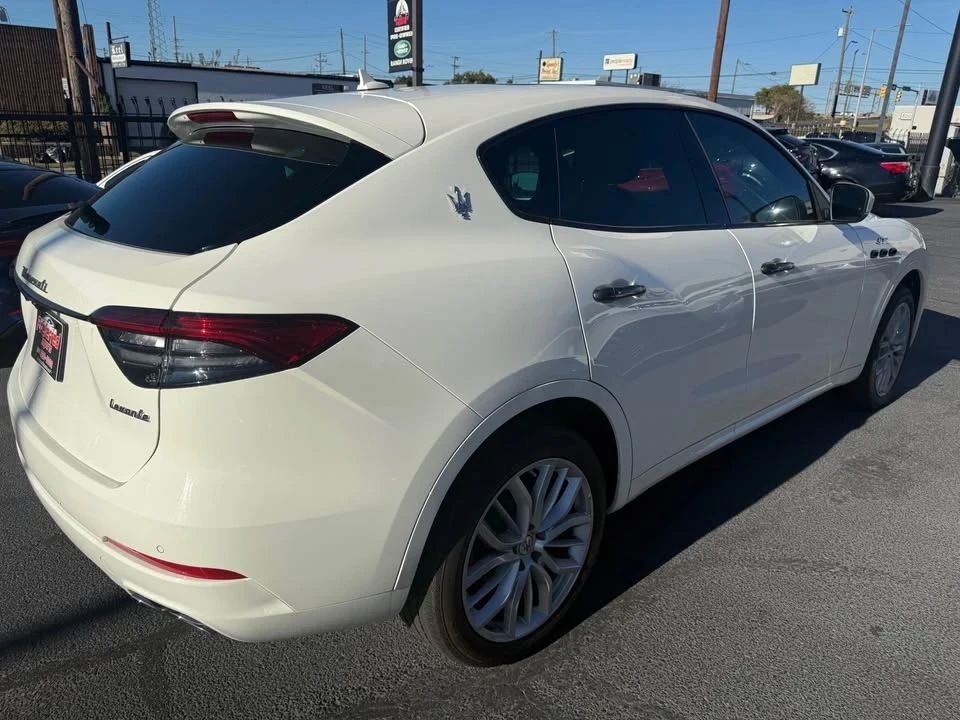 2022 Maserati Levante - Image 7 of 20