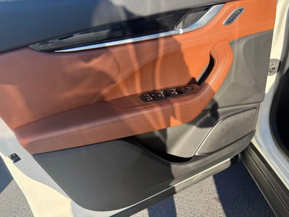 2022 Maserati Levante - Image 17 of 20