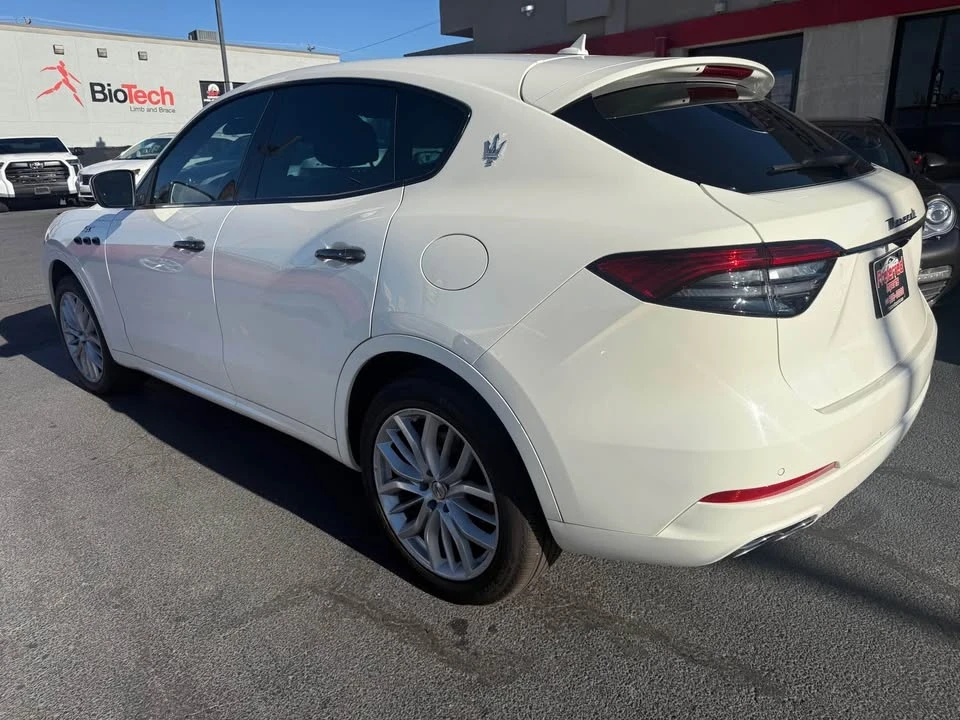 2022 Maserati Levante - Image 6 of 20