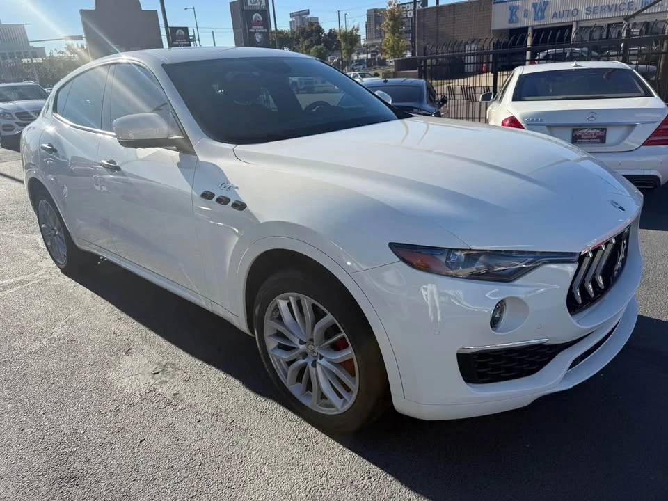 2022 Maserati Levante - Image 3 of 20
