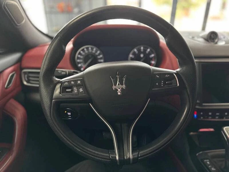 2022 Maserati Levante - Image 12 of 20