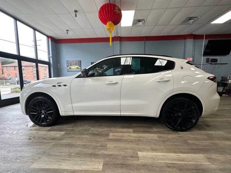 2022 Maserati Levante - Image 4 of 20