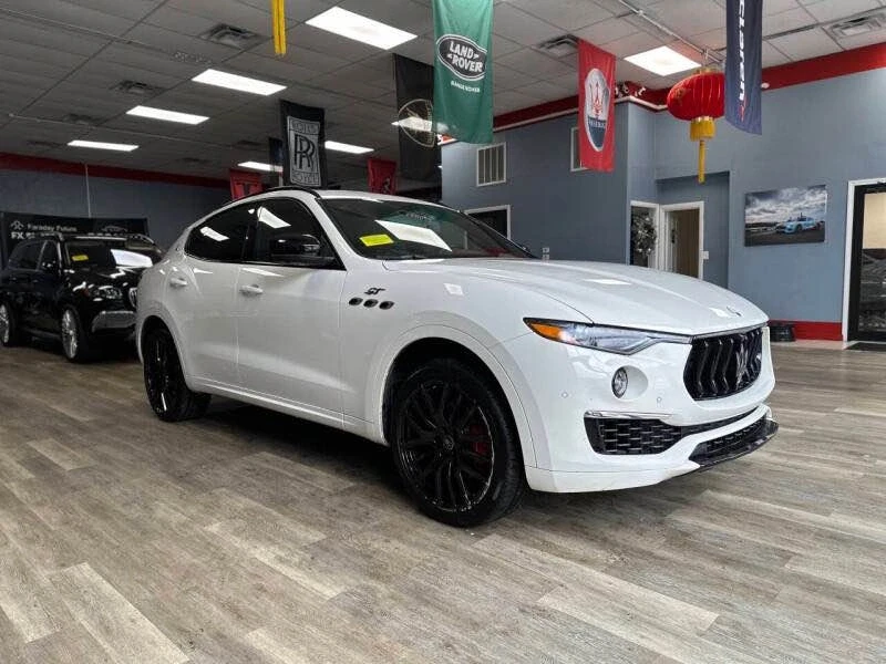 2022 Maserati Levante - Image 3 of 20