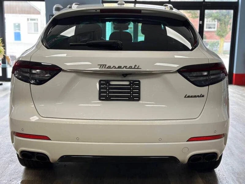 2022 Maserati Levante - Image 6 of 20