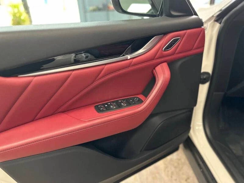 2022 Maserati Levante - Image 7 of 20