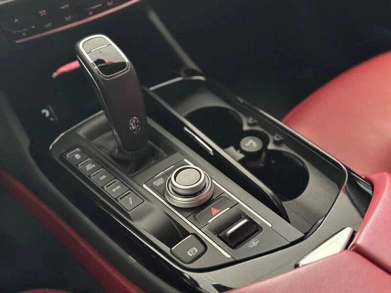 2022 Maserati Levante - Image 19 of 20