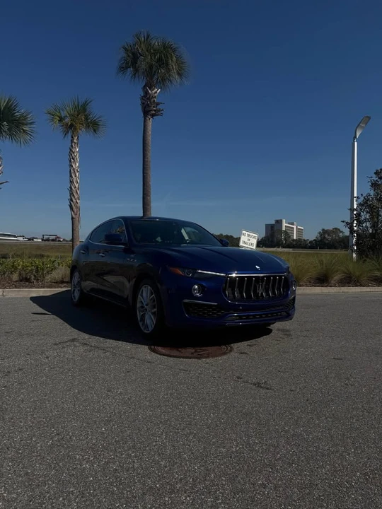2022 Maserati Levante - Image 2 of 11