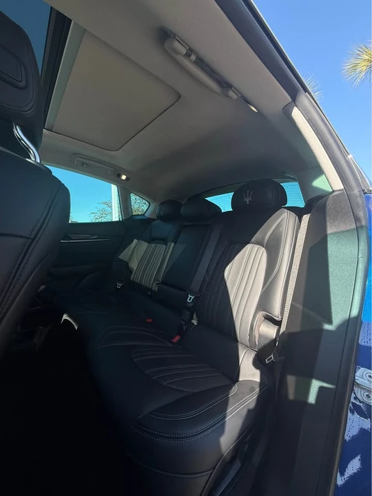 2022 Maserati Levante - Image 8 of 11
