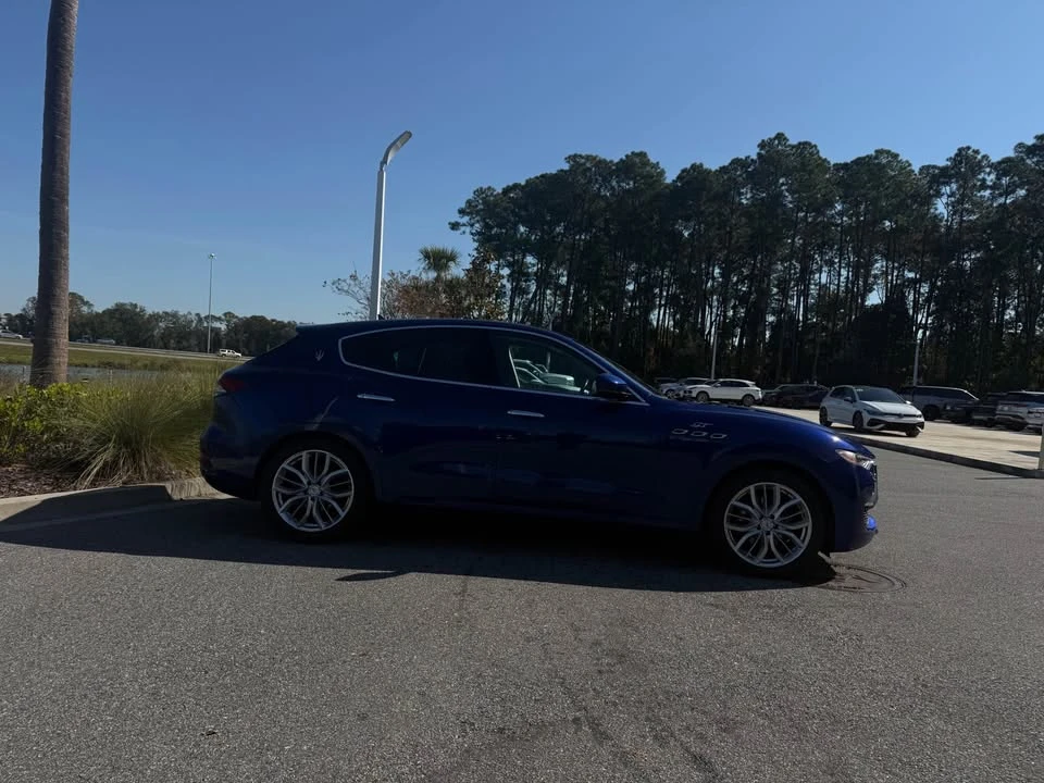 2022 Maserati Levante - Image 3 of 11