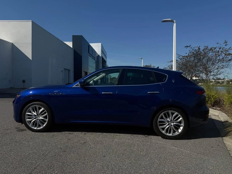 2022 Maserati Levante - Image 5 of 11