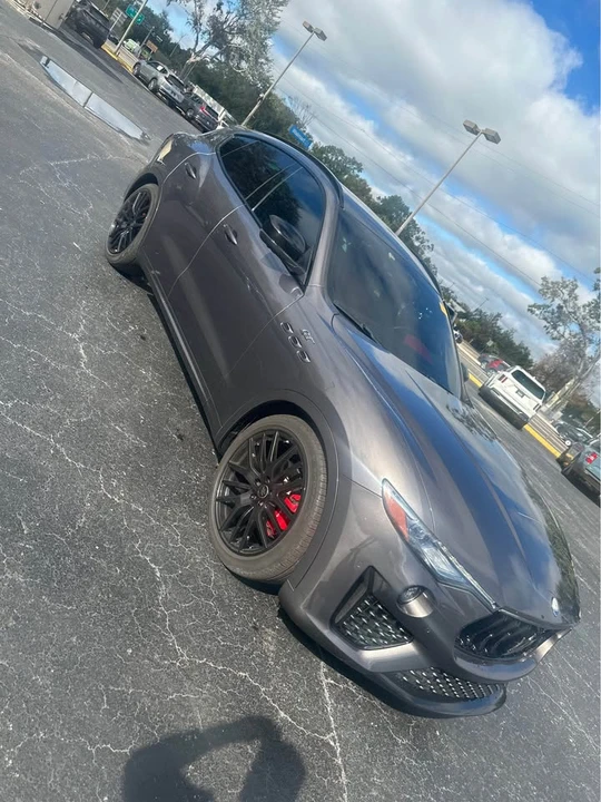2022 Maserati Levante - Image 2 of 11