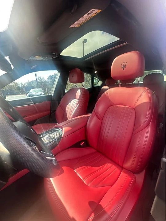 2022 Maserati Levante - Image 9 of 11