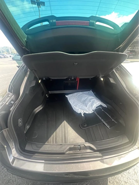 2022 Maserati Levante - Image 11 of 11