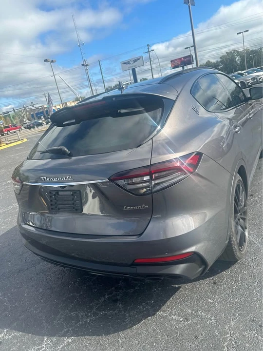 2022 Maserati Levante - Image 3 of 11