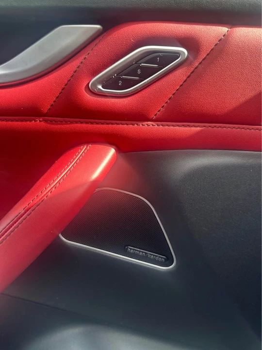 2022 Maserati Levante - Image 6 of 11
