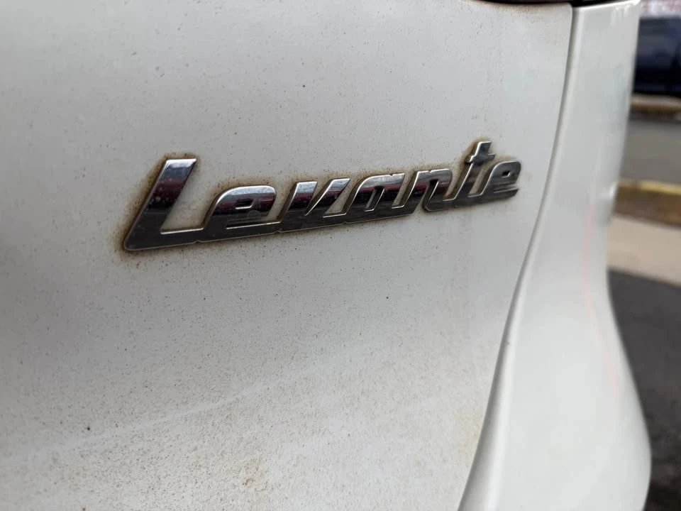 2022 Maserati Levante - Image 4 of 11