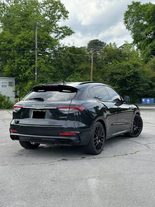 2022 Maserati Levante - Image 2 of 7