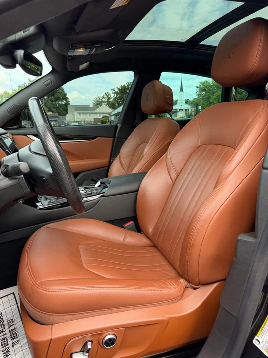 2022 Maserati Levante - Image 3 of 7