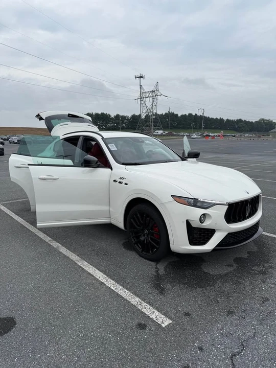 2022 Maserati Levante GTS - Image 5 of 13