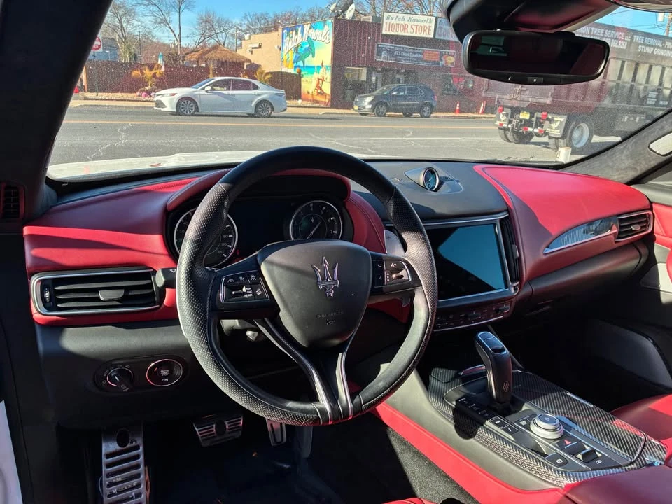 2022 Maserati Levante Modena - Image 4 of 6
