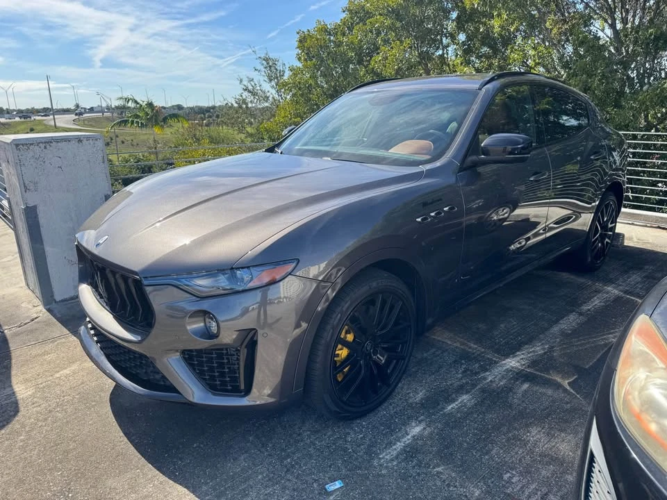2022 Maserati Levante Modena - Image 2 of 12
