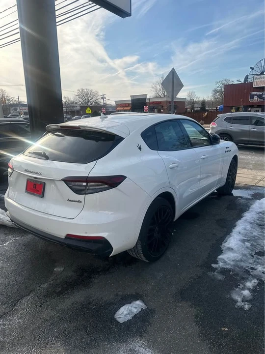 2022 Maserati Levante Modena - Image 4 of 13