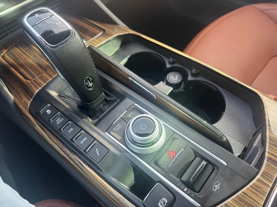 2022 Maserati Levante Modena - Image 15 of 20
