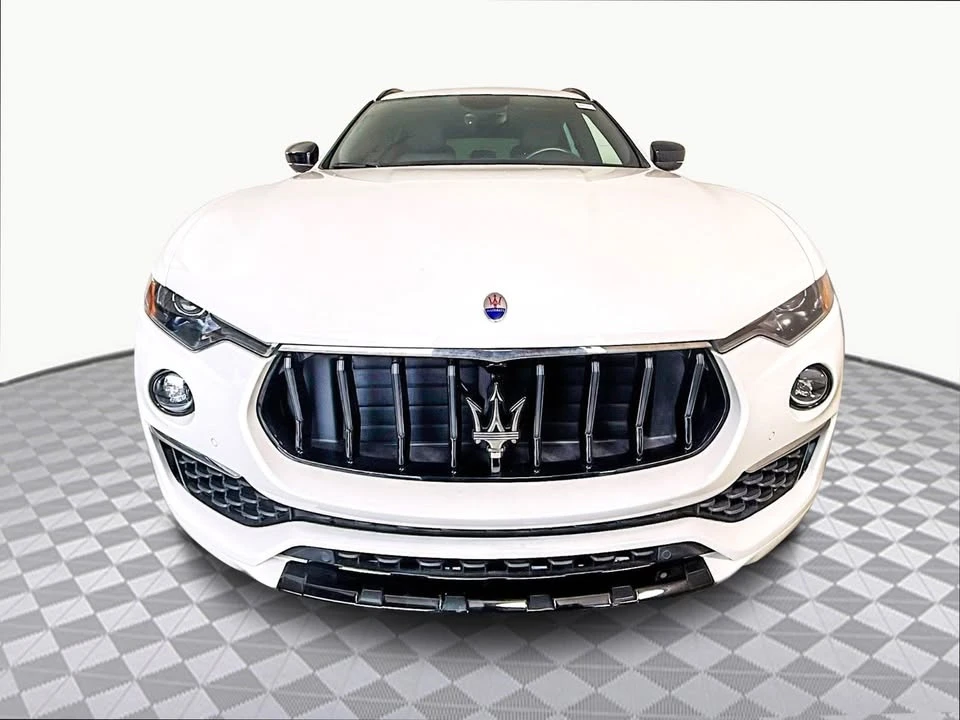 2022 Maserati Levante - Image 2 of 20