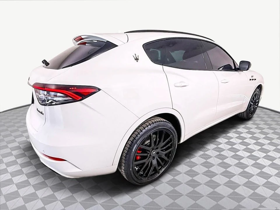2022 Maserati Levante - Image 5 of 20