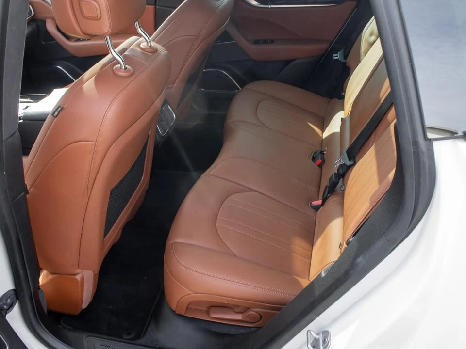2022 Maserati Levante - Image 7 of 10