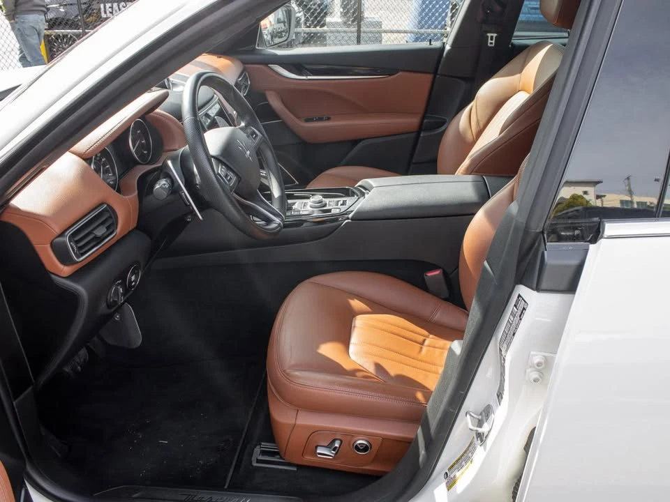 2022 Maserati Levante - Image 5 of 10