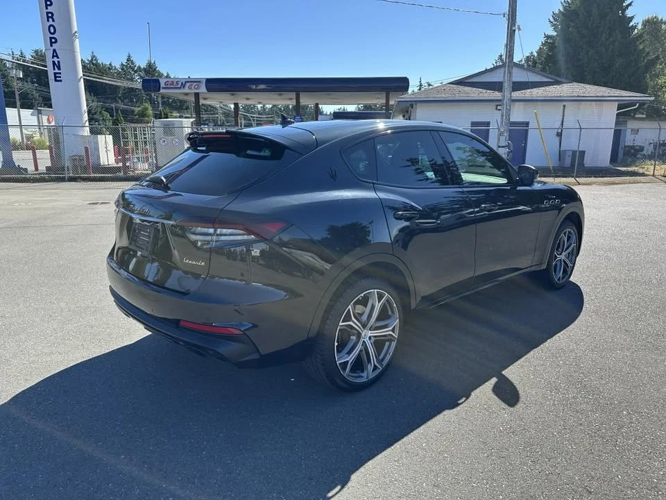 2022 Maserati Levante - Image 6 of 10