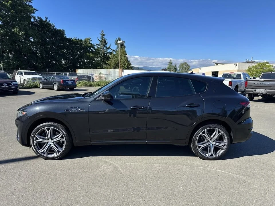 2022 Maserati Levante - Image 2 of 10