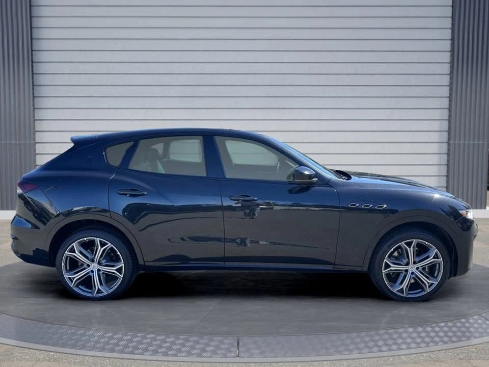 2022 Maserati Levante - Image 7 of 10