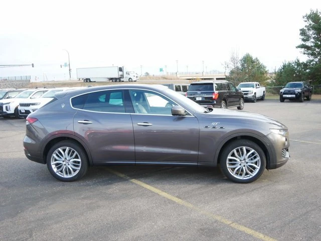 2022 Maserati Levante - Image 4 of 19