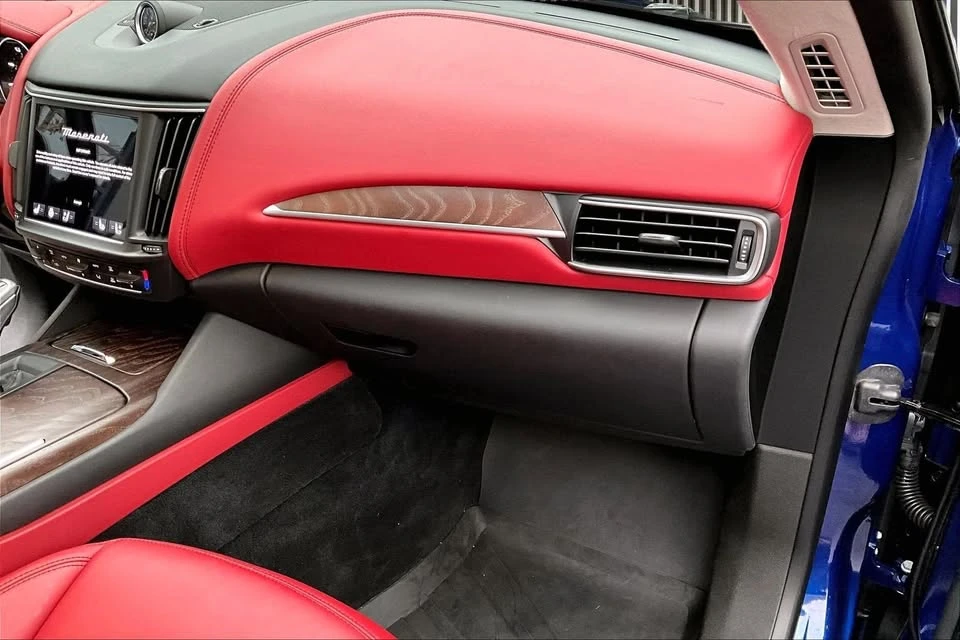 2022 Maserati Levante - Image 8 of 9