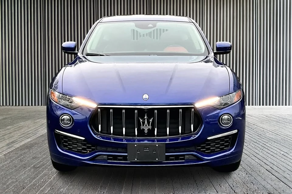 2022 Maserati Levante - Image 2 of 9