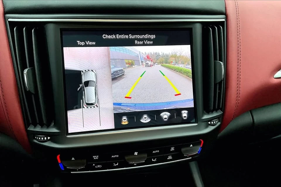 2022 Maserati Levante - Image 6 of 9