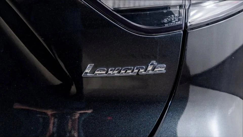 2022 Maserati Levante - Image 12 of 16